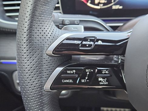 Used 2025 Mercedes-Benz GLS 450 4MATIC image 28