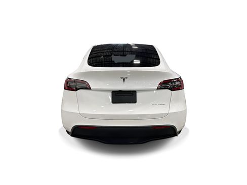 Certified 2023 Tesla Model Y Long Range AWD/4WD image 5