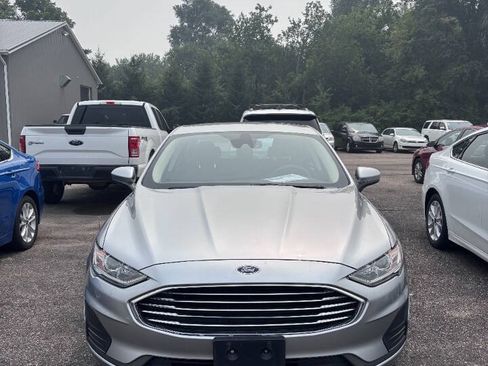 Used 2020 Ford Fusion SE FWD image 3