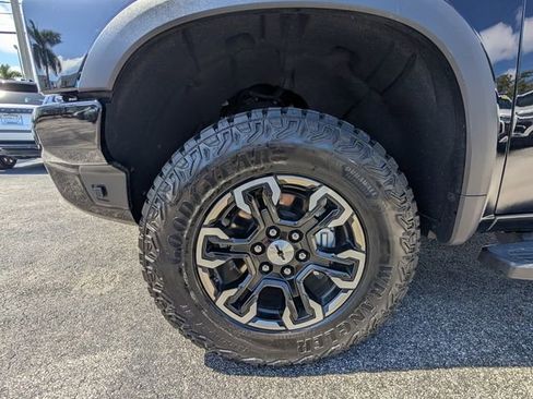 Used 2025 Chevrolet Silverado 1500 ZR2 AWD/4WD image 6