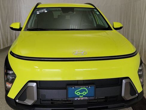 Used 2025 Hyundai Kona SEL FWD image 3