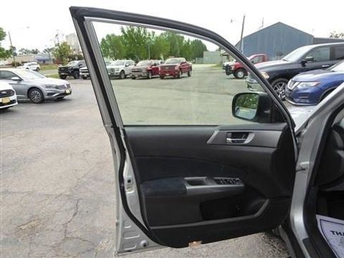 Used 2011 Subaru Forester 2.5X Touring w/ Popular Equipment Group 4B AWD/4WD image 11
