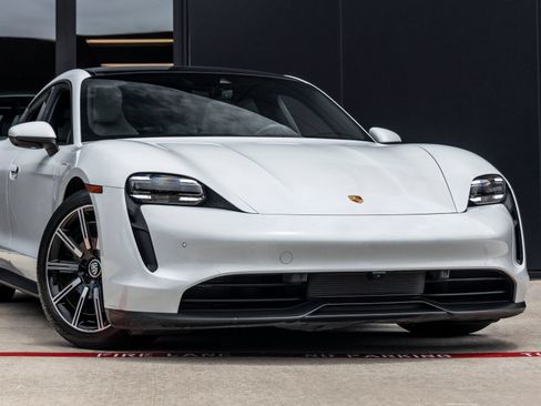 Certified 2021 Porsche Taycan RWD image 9