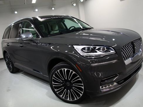 Used 2021 Lincoln Aviator Black Label w/ Dynamic Handling Package image 8