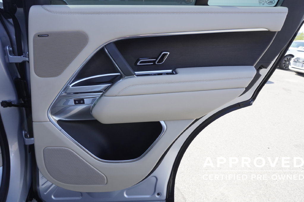Used 2023 Land Rover Range Rover SE AWD/4WD image 25