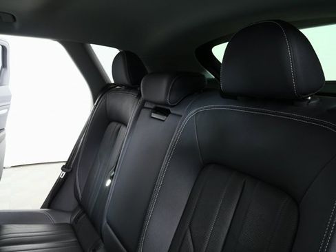 Used 2024 Audi Q8 e-tron Premium Plus image 22