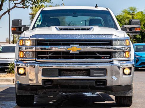 Used 2018 Chevrolet Silverado 2500 LT w/ LT Fleet Convenience Package AWD/4WD image 4