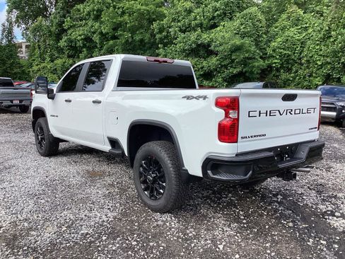 Used 2026 Chevrolet Silverado 2500 Custom w/ Custom Value Package AWD/4WD image 3