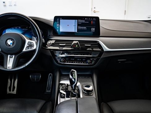 Used 2023 BMW M550i xDrive w/ Executive Package image 31