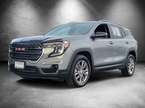 Used 2024 GMC Terrain SLT image 5