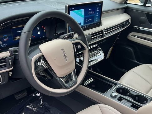 New 2025 Lincoln Corsair FWD w/ Equipment Group 101A image 10