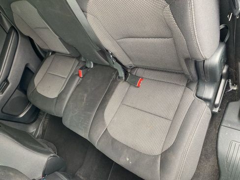 Used 2019 Ford Explorer XLT image 34