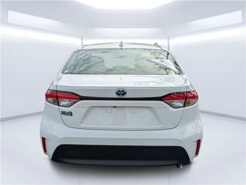 Used 2025 Toyota Corolla LE FWD image 4