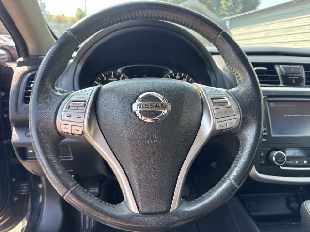 Used 2016 Nissan Altima 2.5 SV w/ Convenience Package FWD image 17