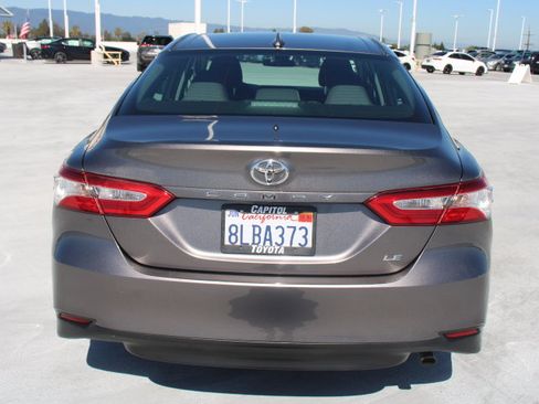 Used 2019 Toyota Camry LE FWD image 4