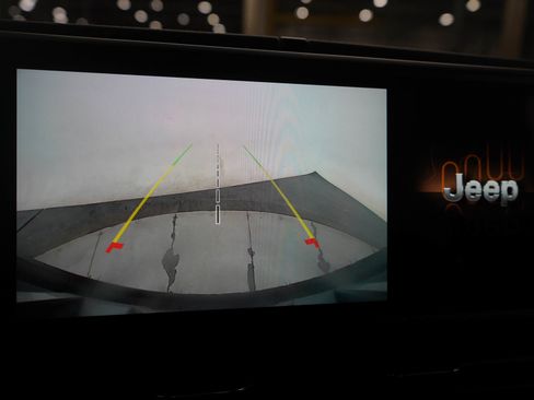 Used 2024 Jeep Wrangler Sahara image 29