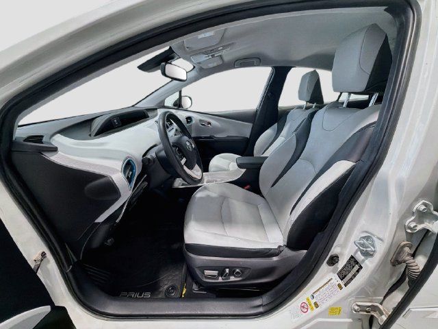Certified 2017 Toyota Prius Four FWD image 18