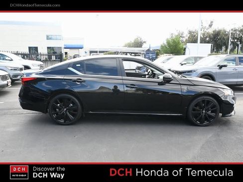 Used 2022 Nissan Altima 2.5 SR w/ Midnight Edition Package image 5