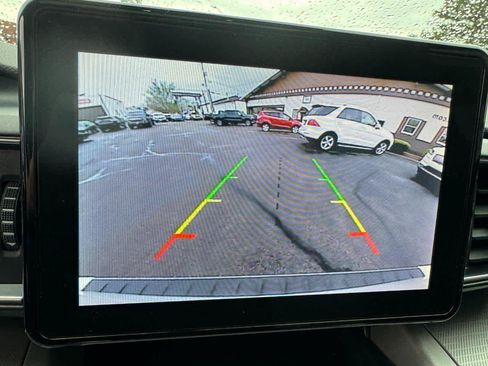 Used 2023 Ford Explorer XLT w/ Equipment Group 202A AWD/4WD image 6