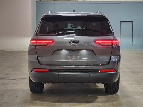 Used 2022 Jeep Grand Cherokee L Laredo RWD image 10