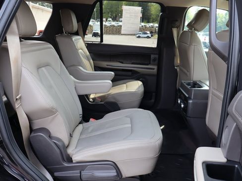 Used 2020 Ford Expedition Limited image 24