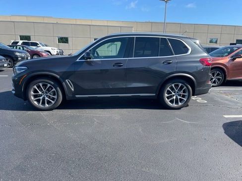 Used 2019 BMW X5 xDrive40i w/ Convenience Package AWD/4WD image 3