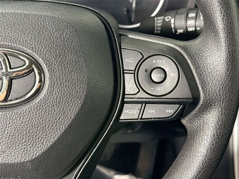 Certified 2025 Toyota RAV4 XLE AWD/4WD image 17