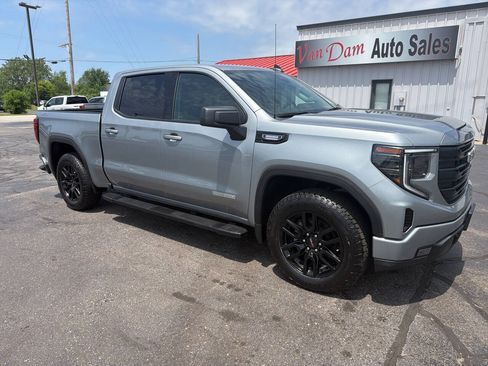 Used 2025 GMC Sierra 1500 Elevation w/ Preferred Package AWD/4WD image 3