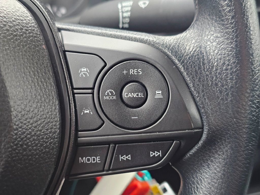 Certified 2025 Toyota Corolla LE FWD image 27