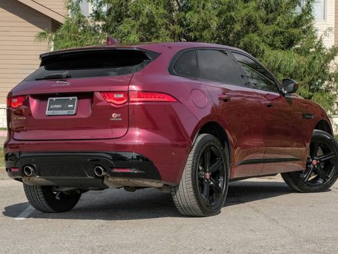 Used 2017 Jaguar F-PACE S image 6