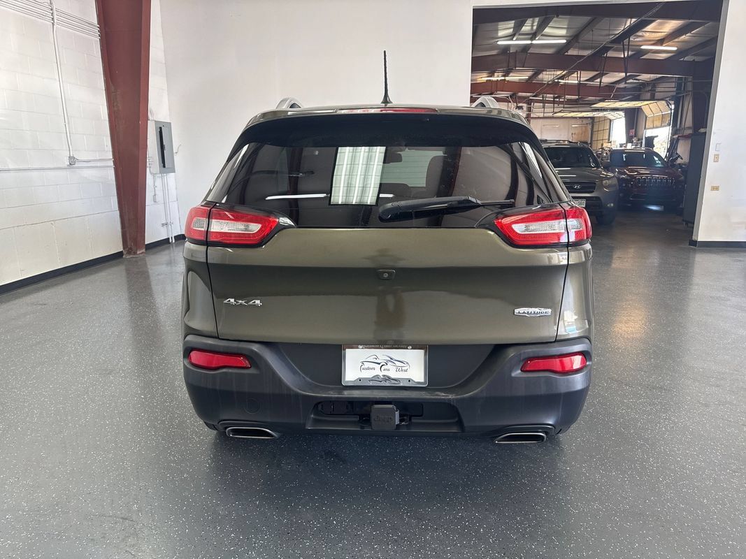 Used 2015 Jeep Cherokee Latitude AWD/4WD image 5