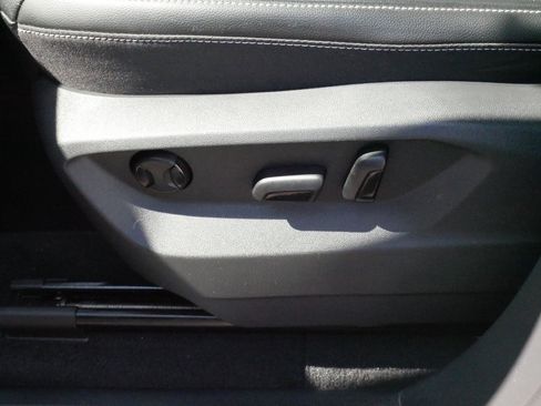 Certified 2023 Volkswagen Atlas SE image 20