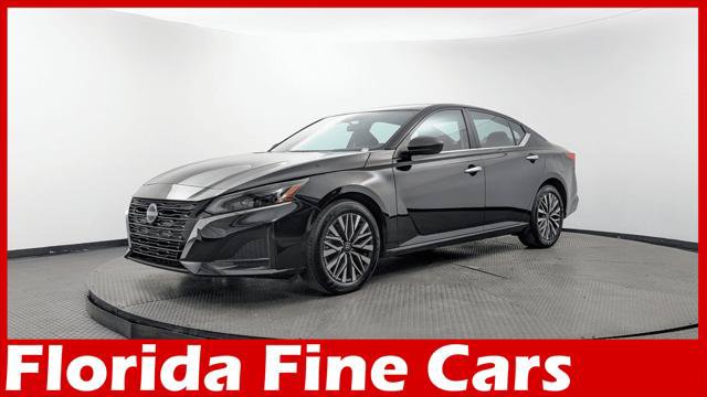 Used 2025 Nissan Altima 2.5 SV FWD image 1