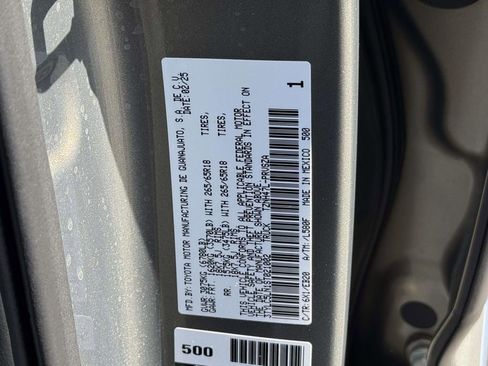 Used 2025 Toyota Tacoma Limited image 30