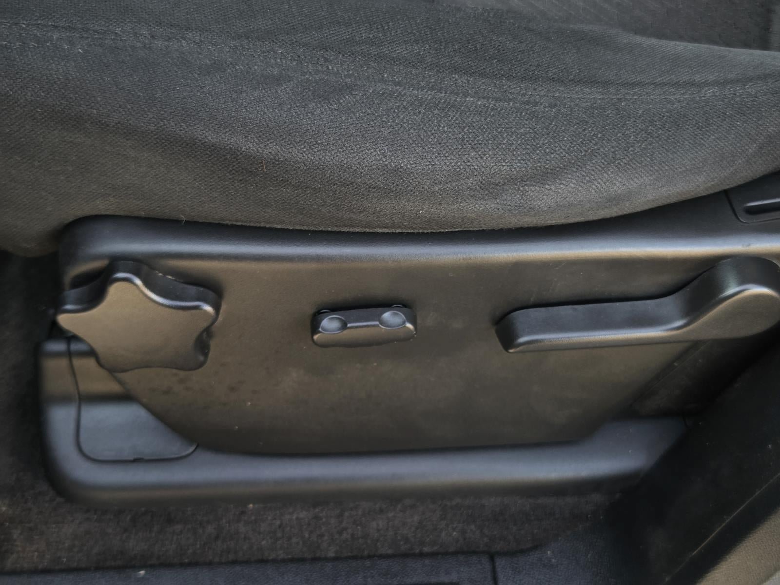 Used 2011 Chevrolet Silverado 1500 LT w/ Texas Edition RWD image 16