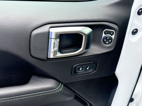 Used 2023 Jeep Wrangler Unlimited Sahara w/ Cold Weather Group image 19