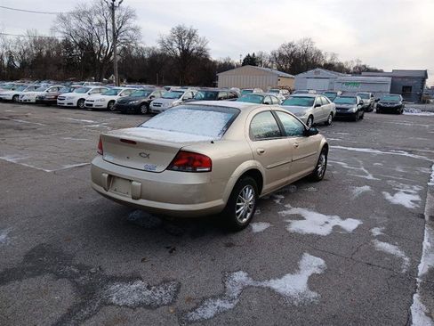 Used 2001 Chrysler Sebring LXi image 2