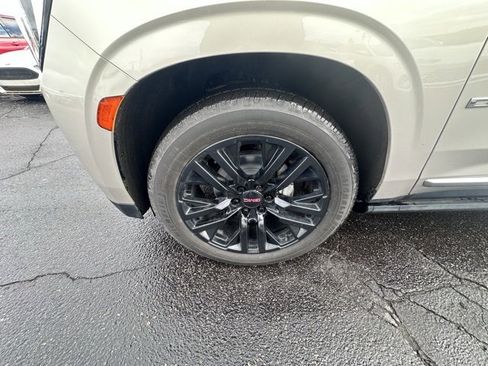 Used 2021 GMC Yukon Denali w/ Denali Ultimate Package image 9