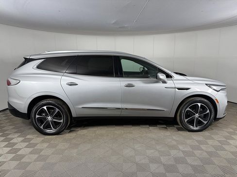 Used 2022 Buick Enclave Essence w/ Sound and Sites Package image 16