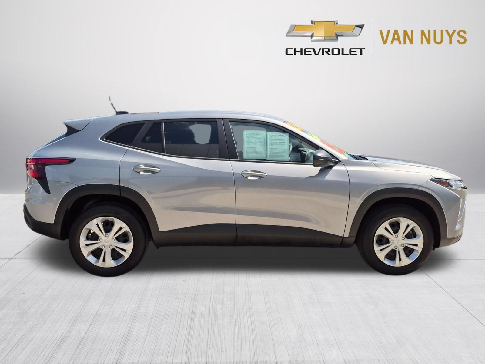 Used 2026 Chevrolet Trax LS FWD image 4