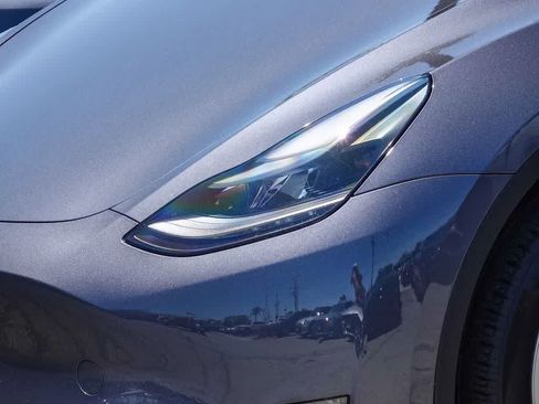 Used 2023 Tesla Model Y AWD image 8