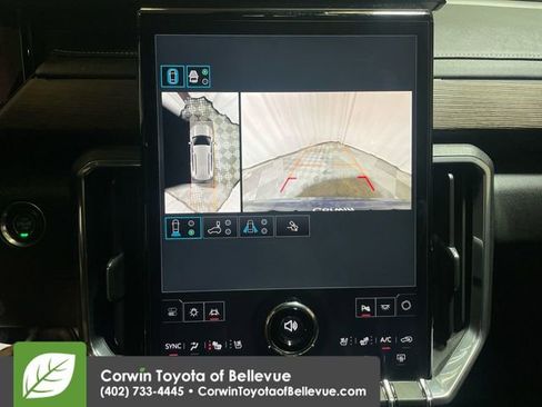 Used 2025 GMC Acadia Denali image 18