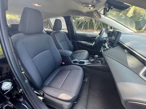 Used 2025 Toyota Corolla LE FWD image 34