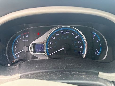 Used 2013 Toyota Sienna XLE image 7