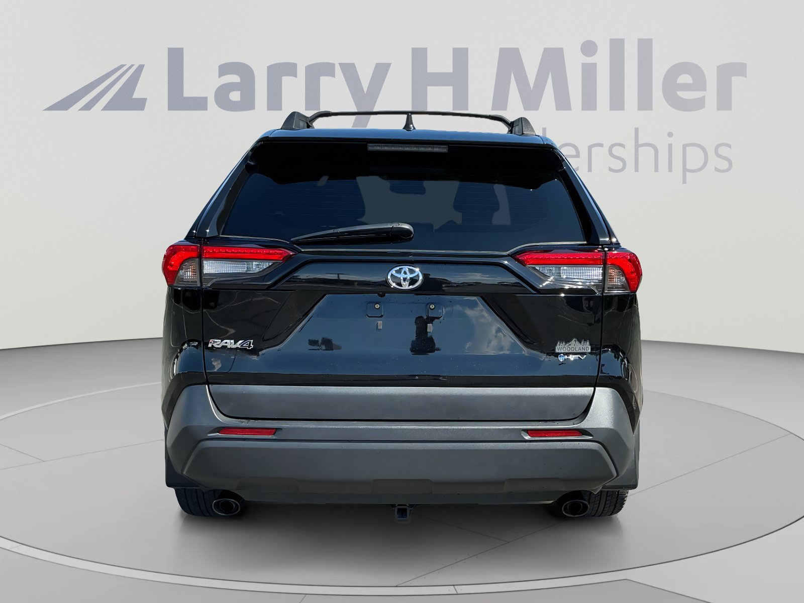 Certified 2025 Toyota RAV4 Woodland Edition AWD/4WD image 4