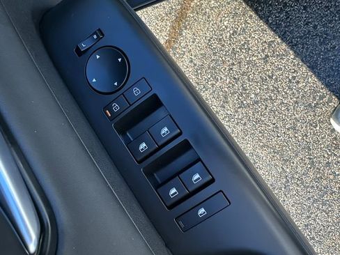 Used 2024 Hyundai Kona Limited image 24