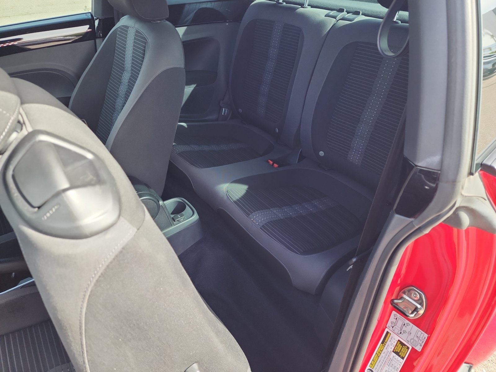 Used 2014 Volkswagen Beetle R-Line FWD image 17