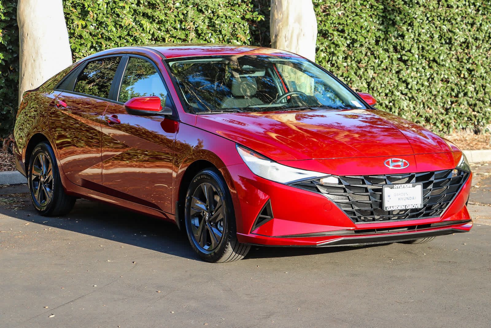 Used 2023 Hyundai Elantra SEL FWD image 3