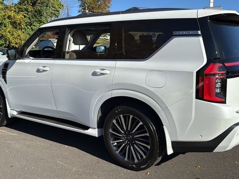 Certified 2025 Nissan Armada Platinum Reserve image 23