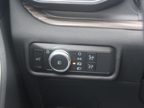 Used 2021 Ford Explorer Limited w/ Equipment Group 301A AWD/4WD image 10